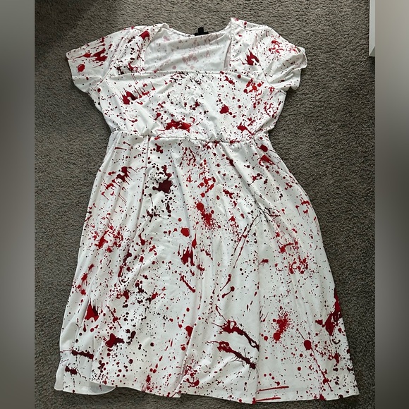 Bloody Dress Halloween Torrid Size 1 - Picture 1 of 2
